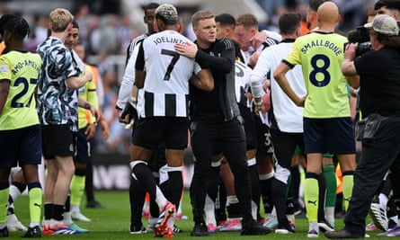 Eddie Howe congratulates Joelinton following Newcastle’s win against Southampton.
