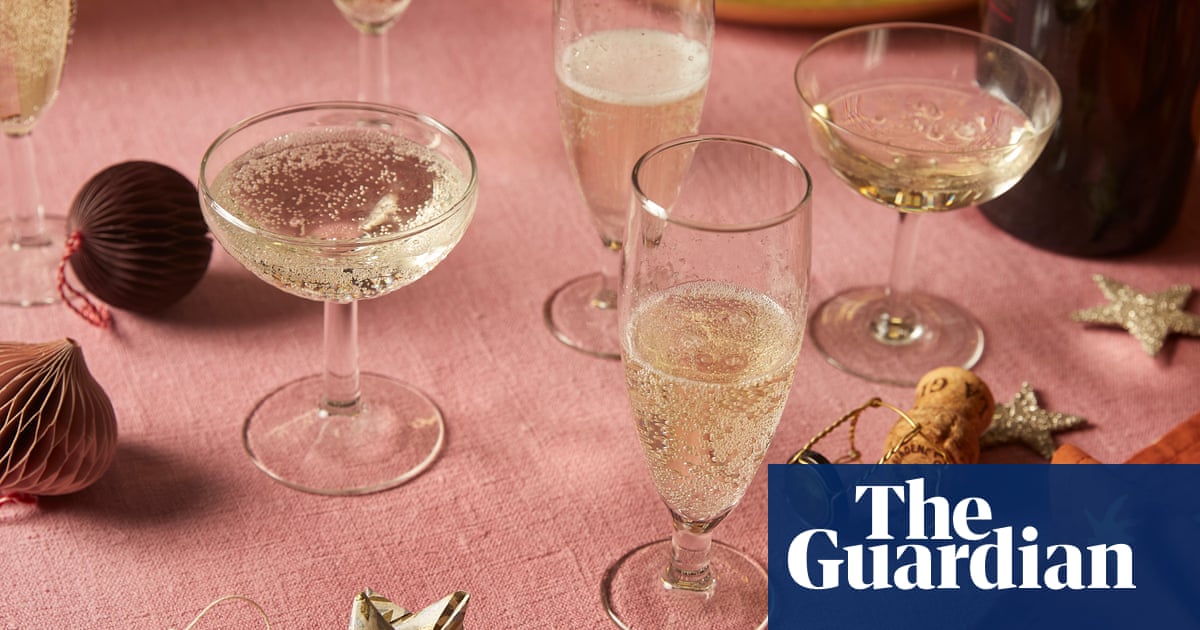 Fizz, reds. white wine and alcohol-free: what to drink this Christmas