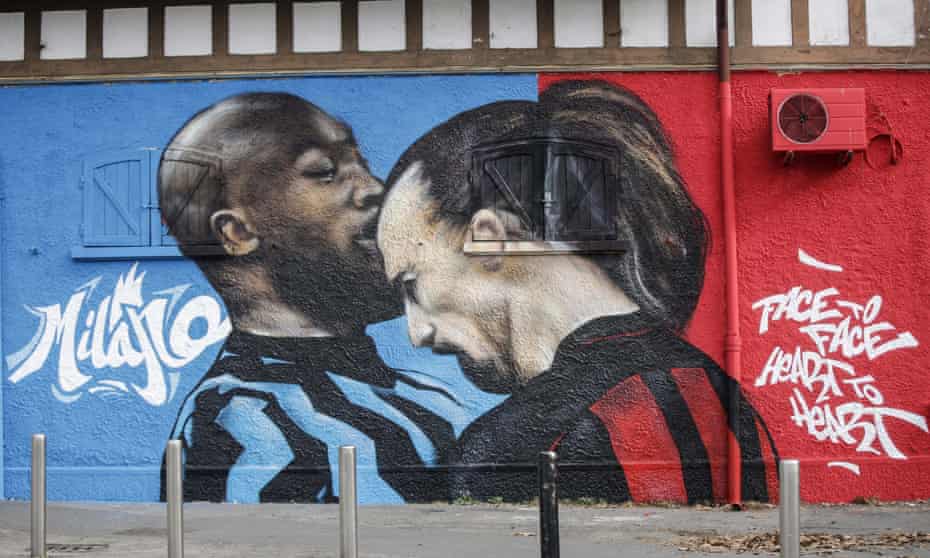 A mural titled ‘Face to face, heart to heart’, showing a moment of the confrontation between Inter’s Romelu Lukaku and Milan’s Zlatan Ibrahimovic.