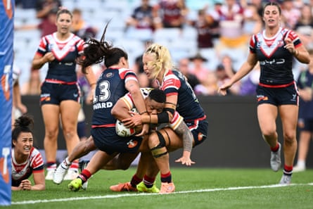 Mele Hufanga scores the match-winning try for the Brisbane Broncos in the NRLW grand final