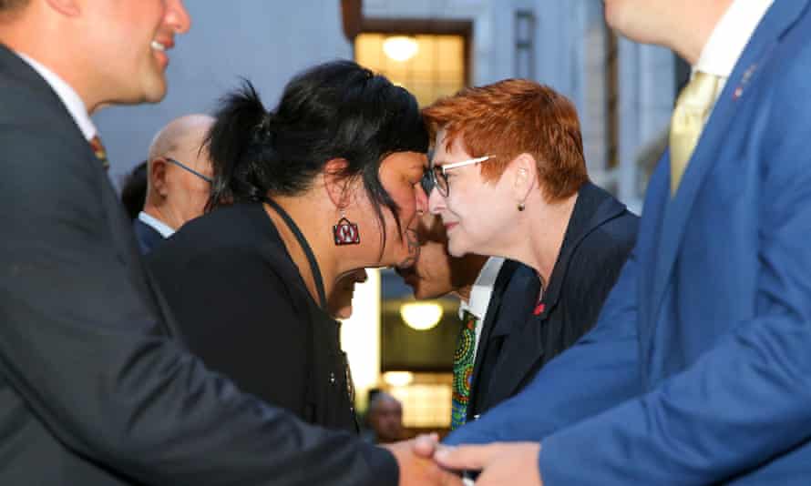 Australian foreign minister Marise Payne receives a hongi from minister of foreign affairs Nanaia Mahuta