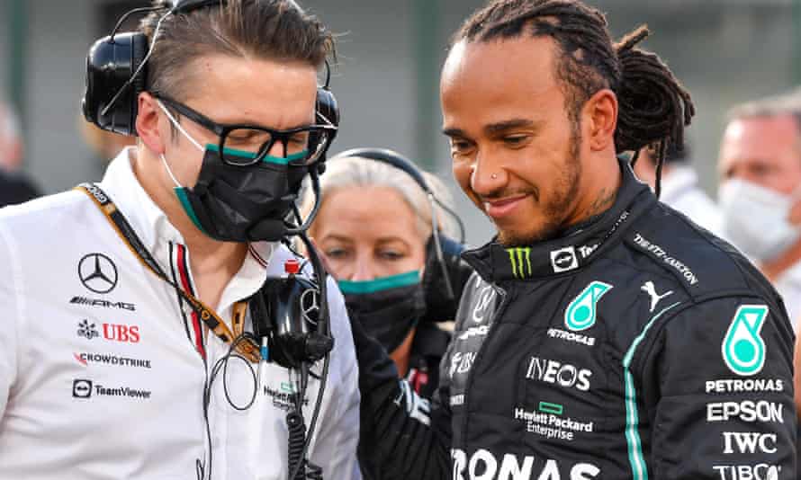 Lewis Hamilton sur la grille avant le Grand Prix F1 du Qatar 2021.