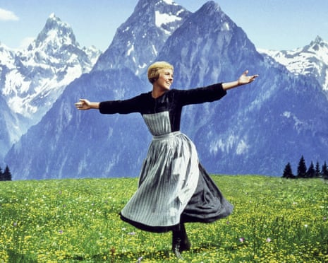 julie andrews sound of music blue dress Julie Andrews