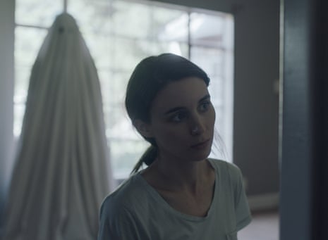 ‘Loitering on the edge of the frame like a piece of misplaced laundry’: Casey Affleck haunts Rooney Mara in A Ghost Story.