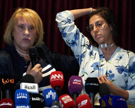 ‘Me senti traída, nua’: um romancista premiado roubou a história de vida de uma mulher?