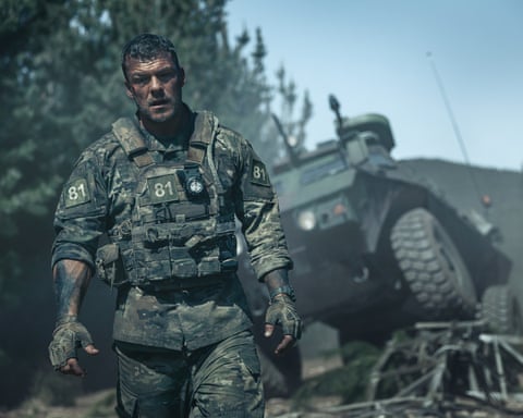 Alan Ritchson in War Machine.