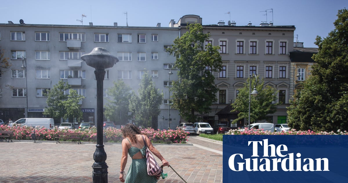 More European nations brace for 40C-plus conditions as heatwave moves east