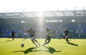 Hazy sunshine at shadows during the game at Goodison.