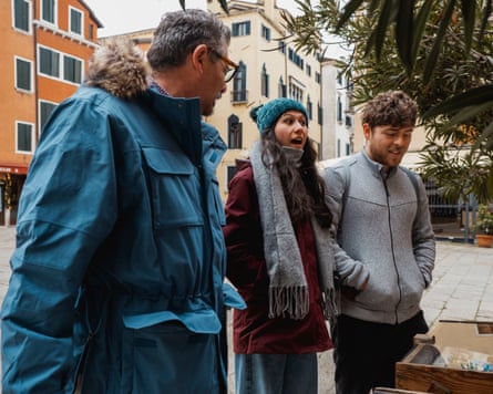 Igor Scomparin with tourists in Venice.