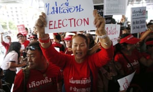 1月份示威者在曼谷举行集会,要求大选不要推迟。