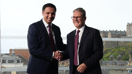 Starmer says Labour will 'deliver for Scotland' as he arrives in Edinburgh to begin UK tour – video