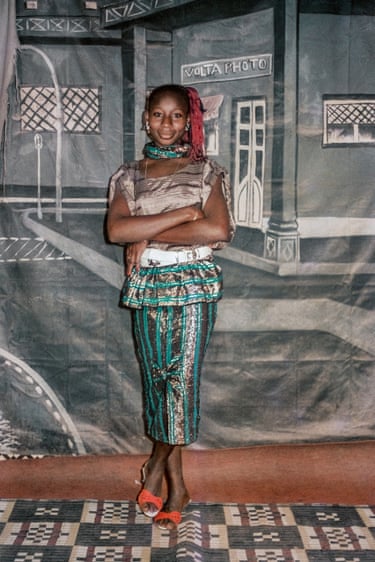 Sanlé Sory first came to photography when he needed an identity photograph. After several years learning his trade as an apprentice, he set up his own studio in 1960 when he was 17. He kitted his studio out with props and hand-painted backdrops to attract clients in his hometown of Bobo-Dioulasso.
