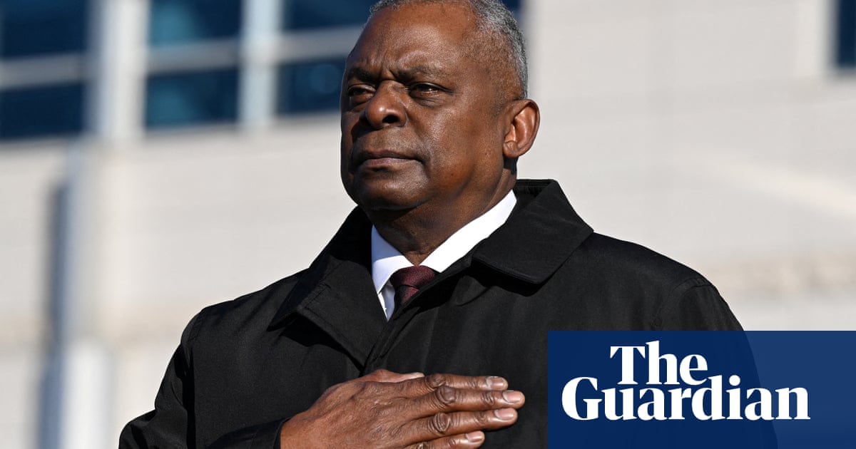 70 годишният министър на отбраната е крил диагнозата си от своя