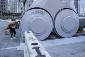 Will they actually roll? … the 4,000-tonne lattice could be pushed by a Toyota Prius.