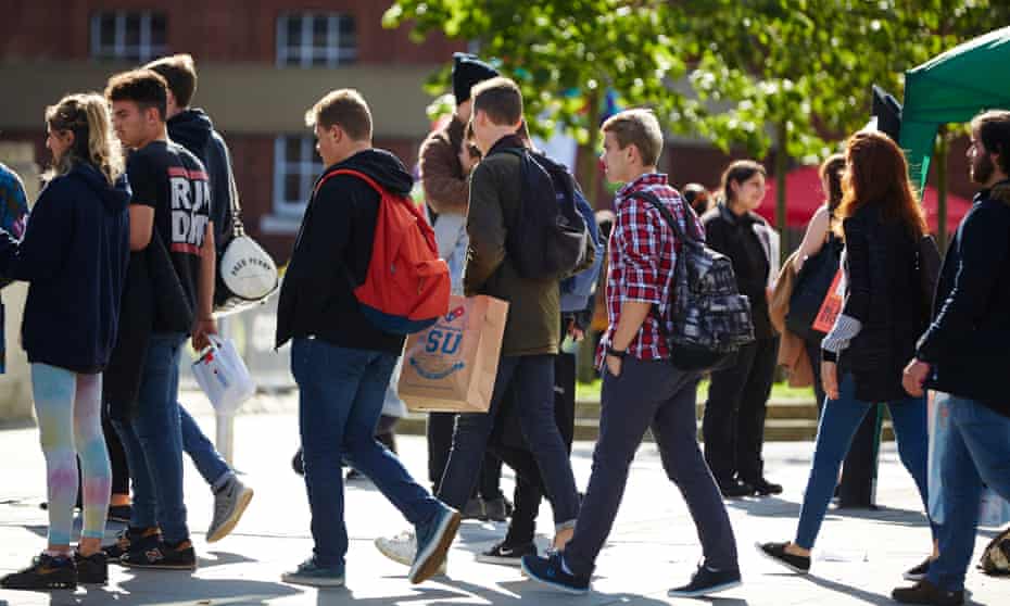 Two in five 18-year-olds in UK apply to study at university this year |  Admissions | The Guardian