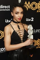 FKA Twigs poses after being awarded Best Video during the MOBO Awards at First Direct Arena on November 4, 2015 in Leeds, England