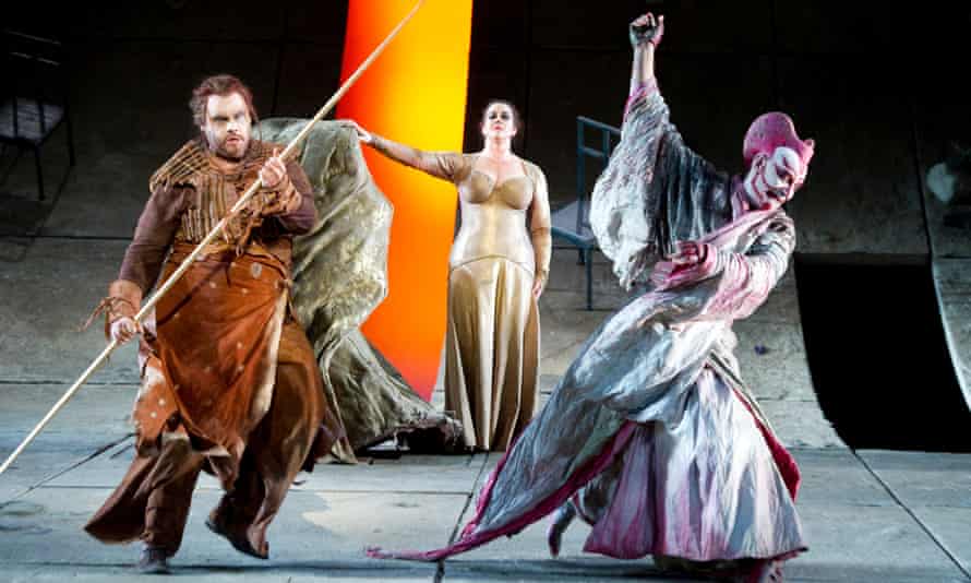 Stuart Skelton (Parsifal), Jane Dutton (Kundry) and Tom Fox (Klingsor) in Nikolaus Lehnhoff’s 2011 staging for English National Opera.
