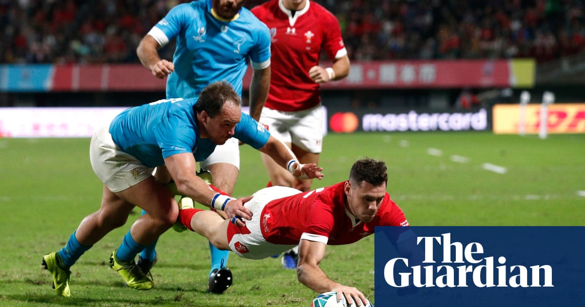 Wales book last-eight tie with France after labouring to win over Uruguay