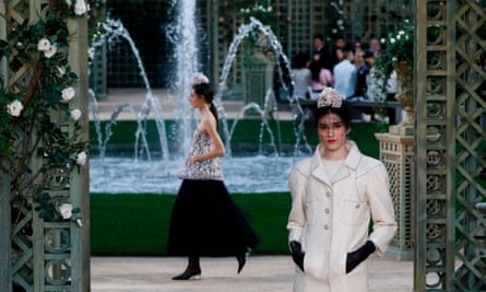 Chanel goes girly with pretty-in-pink walk in the park
