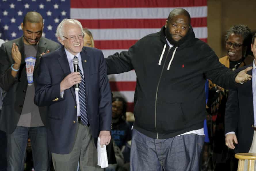 Killer Mike introducing Bernie Sanders at the Annual Oyster Roast and Fish Fry in Orangeburg, South Carolina, in 2016.