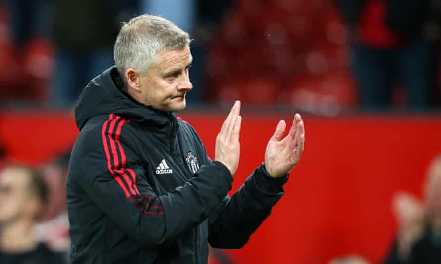 Les fans de Manchester United à Old Trafford sont restés en grande partie avec Ole Gunnar Solskjær jusqu'au bout malgré une sous-performance apparente.
