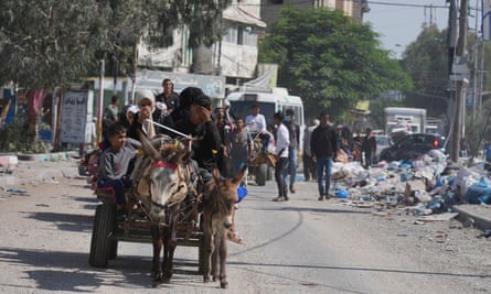 Palestinians flee northern Gaza