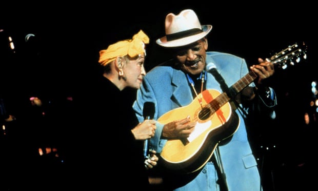 Omara Portuondo and Compay Segundo in Buena Vista Social Club (1999).