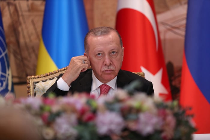 Russia-Ukraine war: Kyiv and Moscow sign deal to allow grain exports from blockaded Black Sea ports – live 5 Turkish President Recep Tayyip Erdoğan at the signing ceremony in Istanbul.
