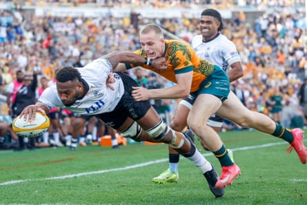 Lekima Tagitagivalu scores a try for Fiji after a blistering run by Jiuta Wainoqolo