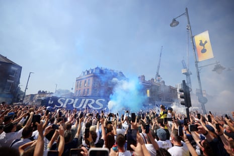 The Spurs team arrive at the stadium