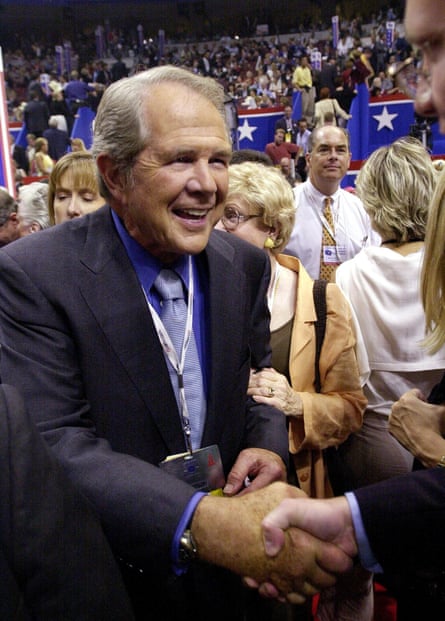 Pat Robertson shaking hands with supporters at the 2000 Republican National Convention in Philadelphia.