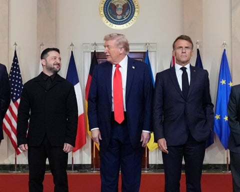 De izquierda a derecha, Volodymyr Zelenskyy, Donald Trump y Emmanuel Macron en la reunión de la Casa Blanca la semana pasada.