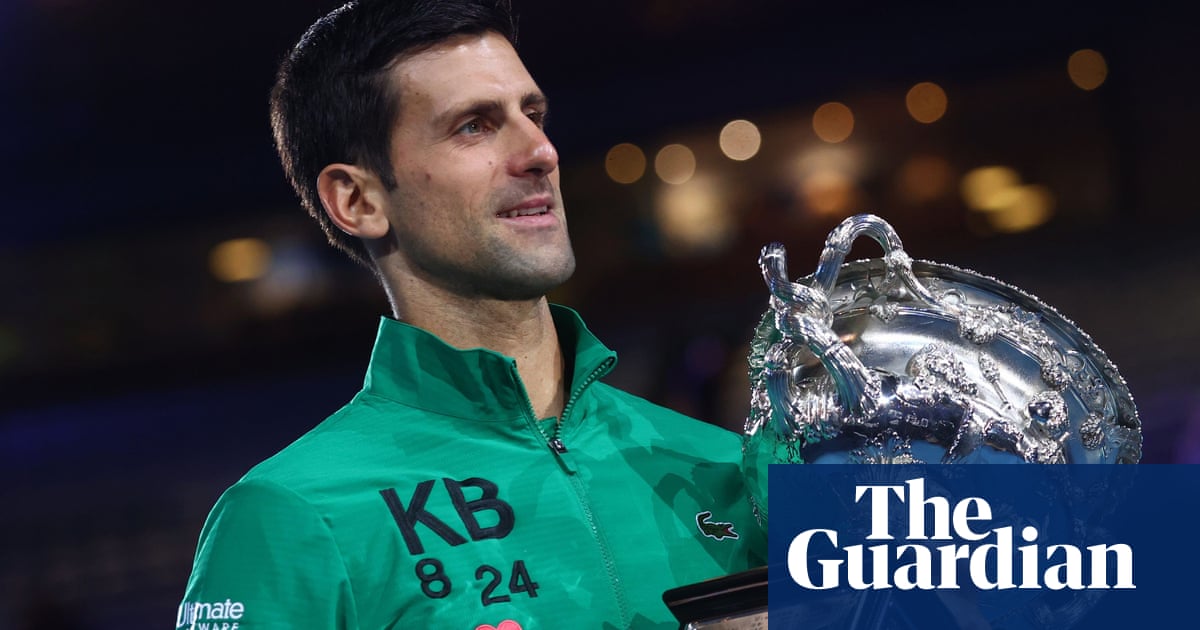 Novak Djokovic pays tribute to Kobe Bryant after Australian Open win – video