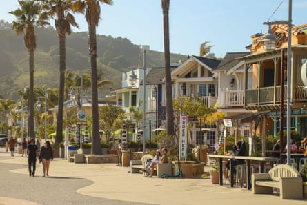 A street scene in Avila Beach, California