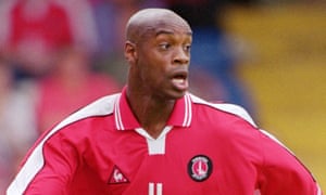 Richard Rufus playing for Charlton Athletic in 2001.