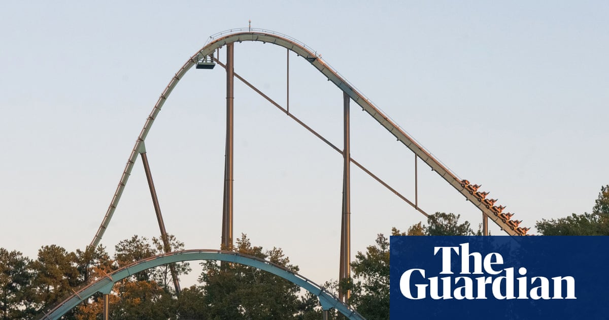 Death on Six Flags rollercoaster in US triggers ride closures across six states
