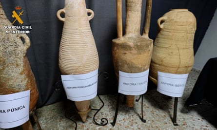 Phoenician amphorae 