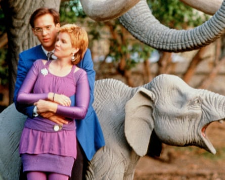 Still from Miracle Mile, showing a couple embracing