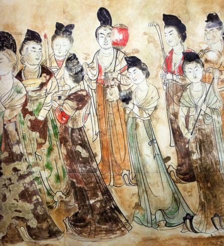 Tang court ladies in a fresco painting at Lady Li Xianhui’s tomb, the Qianling Mausoleum.