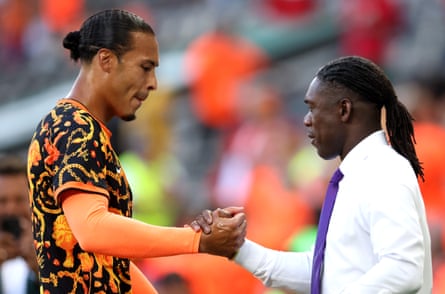 Clarence Seedorf greets compatriot Virgil van Dijk earlier nan past 32 lucifer betwixt Netherlands and Morocco.