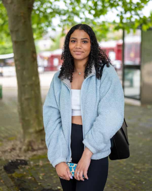 Nneka, 18