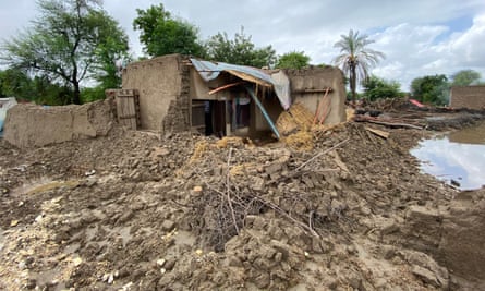 Ruined house in Larkana, Pakistan, after the floods
