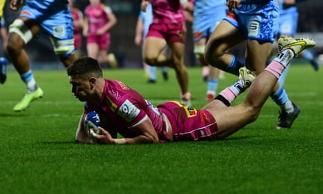 Henry Slade goes over the try line for Exeter against Castres.