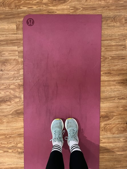 Un Lululemon The Mat de un gimnasio en casa