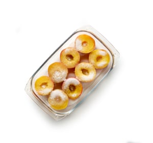 3 Scatter sugar over the blanched, skinned peach halves and leave to sit for an hour or so