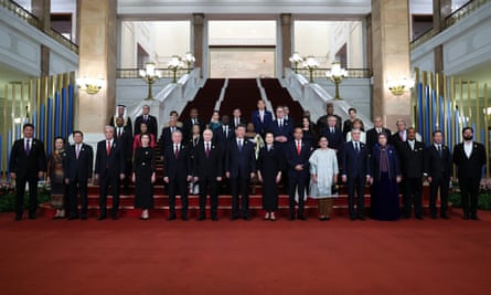 Vladimir Putin and Xi Jinping pose with heads of delegations participating in the Belt and Road Forum in Beijing