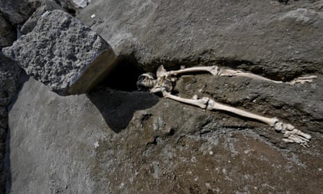 Skeleton unearthed at Pompeii