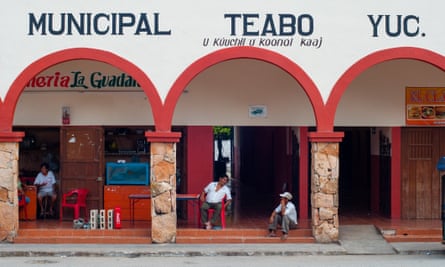 The town market in Teabo, Yucatán, where Luis and José Góngora grew up.