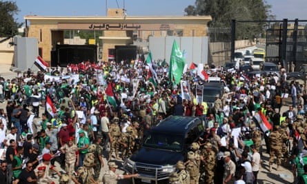António Guterres’s motorcade arrives at the Rafah crossing