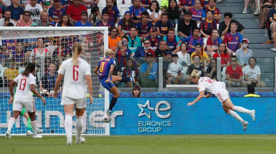 Ada Hegerberg doubles the lead for Lyon.